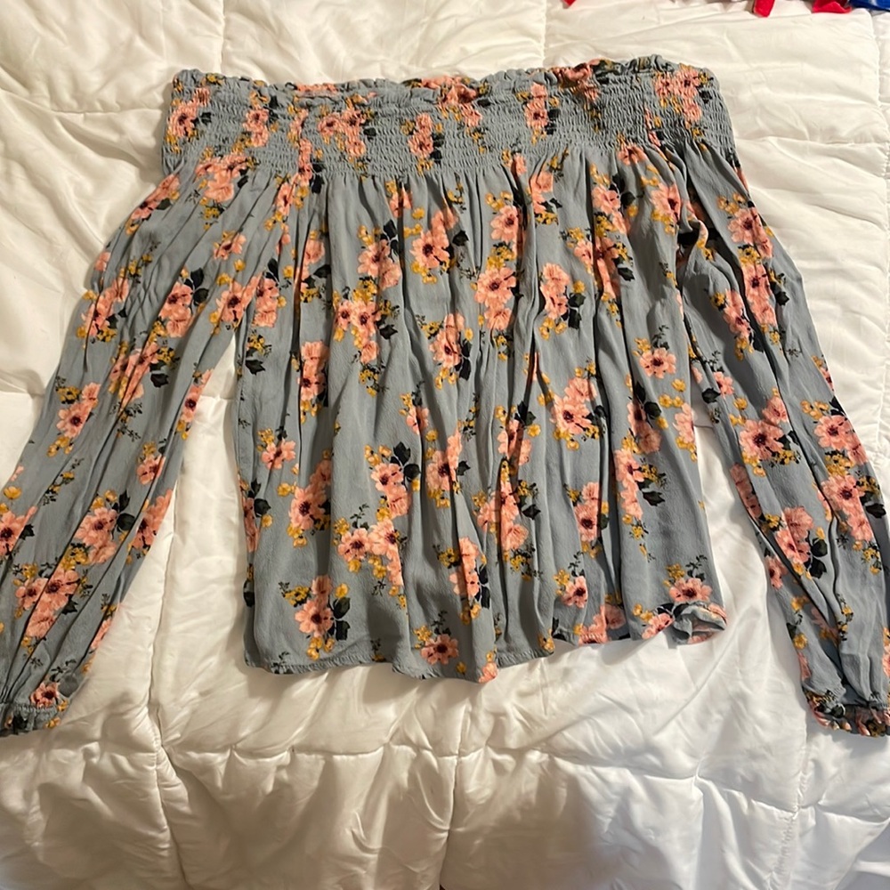 Off shoulder long sleeved shirt, size medium